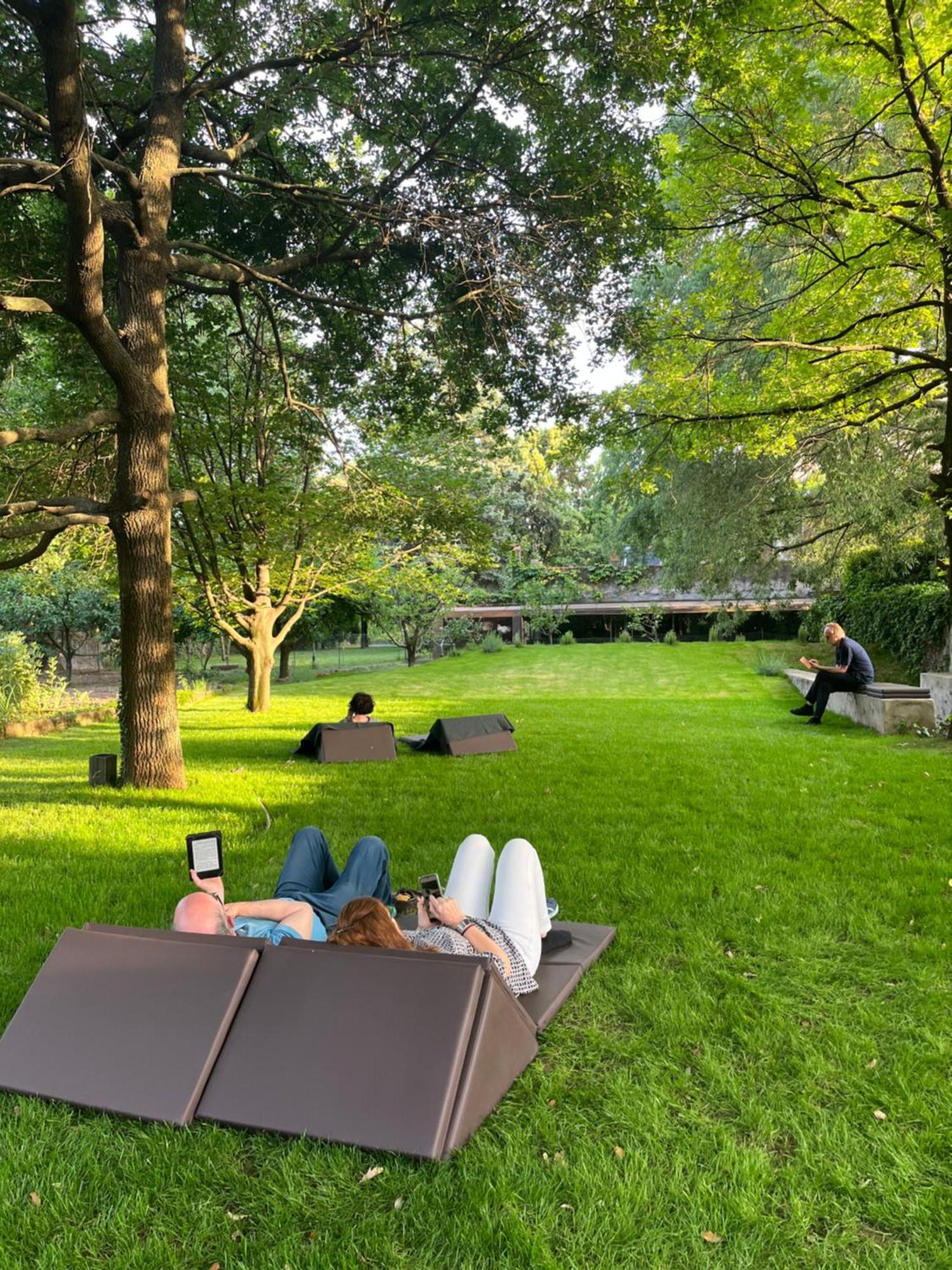 Les Cols Pavellons Guest House Olot Exterior photo